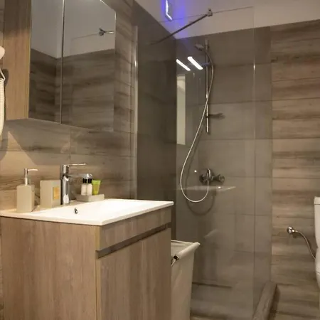 Apartment Luxury House - Modern Top Floor Studio