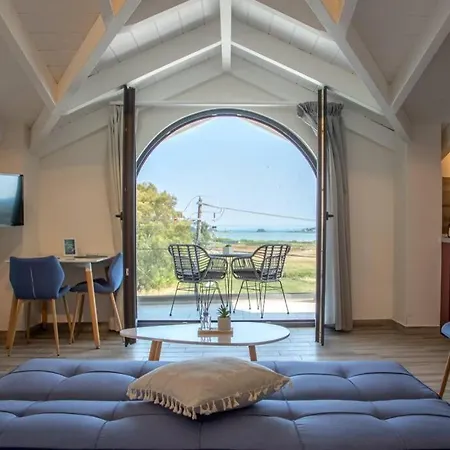 Luxury House - Modern Top Floor Studio *