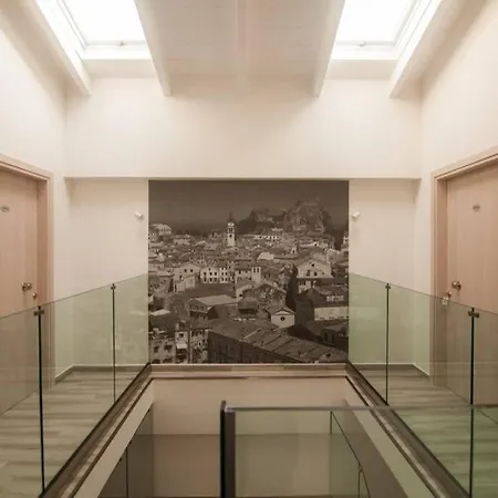 Luxury House - Modern Top Floor Studio Lägenhet Kanálion